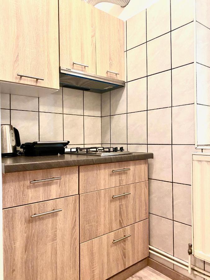 Modern Old Town Central Apartment Bukares Bagian luar foto