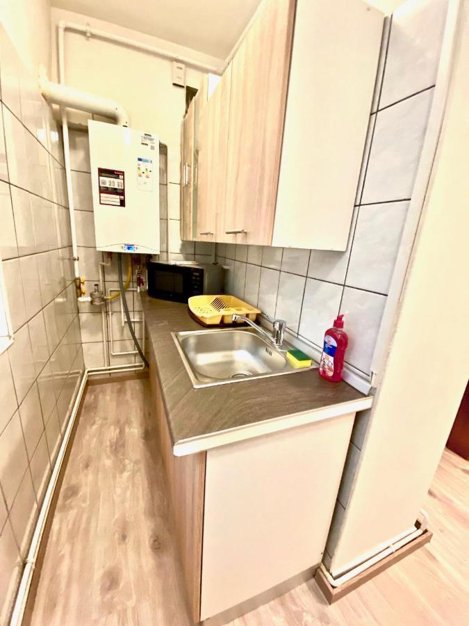 Modern Old Town Central Apartment Bukares Bagian luar foto