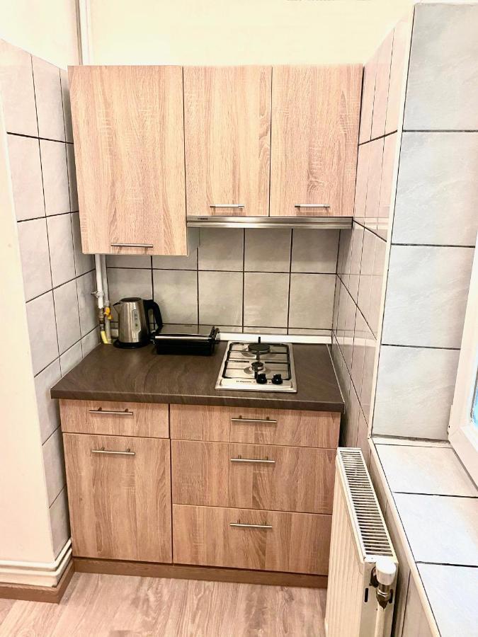 Modern Old Town Central Apartment Bukares Bagian luar foto
